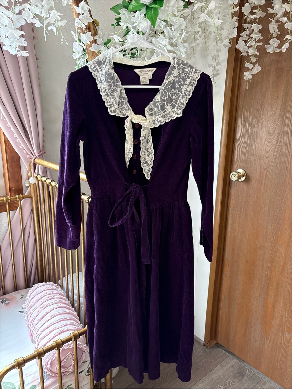 Vintage Deep Purple Velvet Long Sleeve Dress with Cream Lace Collar
